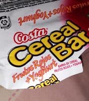 Barra cereal frutos rojos y yogurt